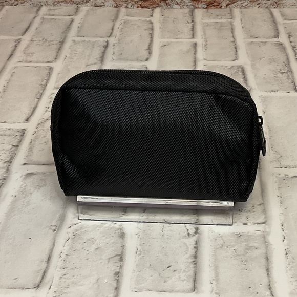 Tumi Delta Nylon Small Travel Bag - Picture 5 of 9